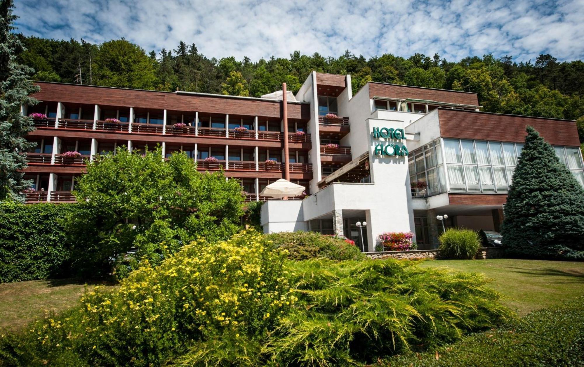 Hotel Flora Trenčianske Teplice Eksteriør billede
