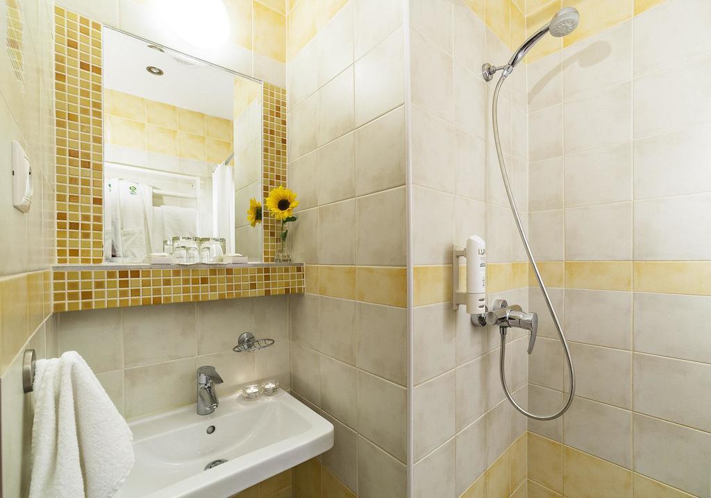 Hotel Flora Trenčianske Teplice Eksteriør billede