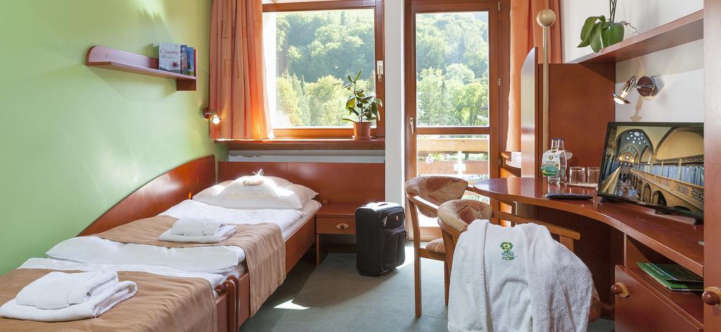 Hotel Flora Trenčianske Teplice Eksteriør billede