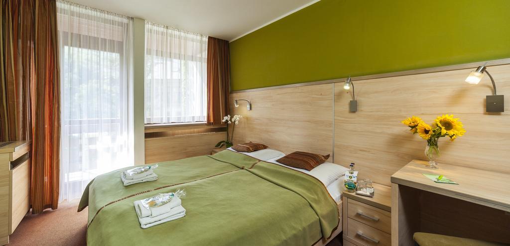 Hotel Flora Trenčianske Teplice Eksteriør billede
