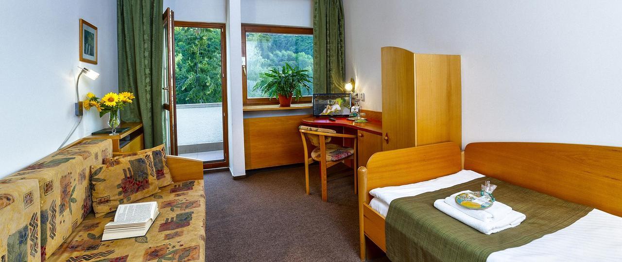 Hotel Flora Trenčianske Teplice Eksteriør billede